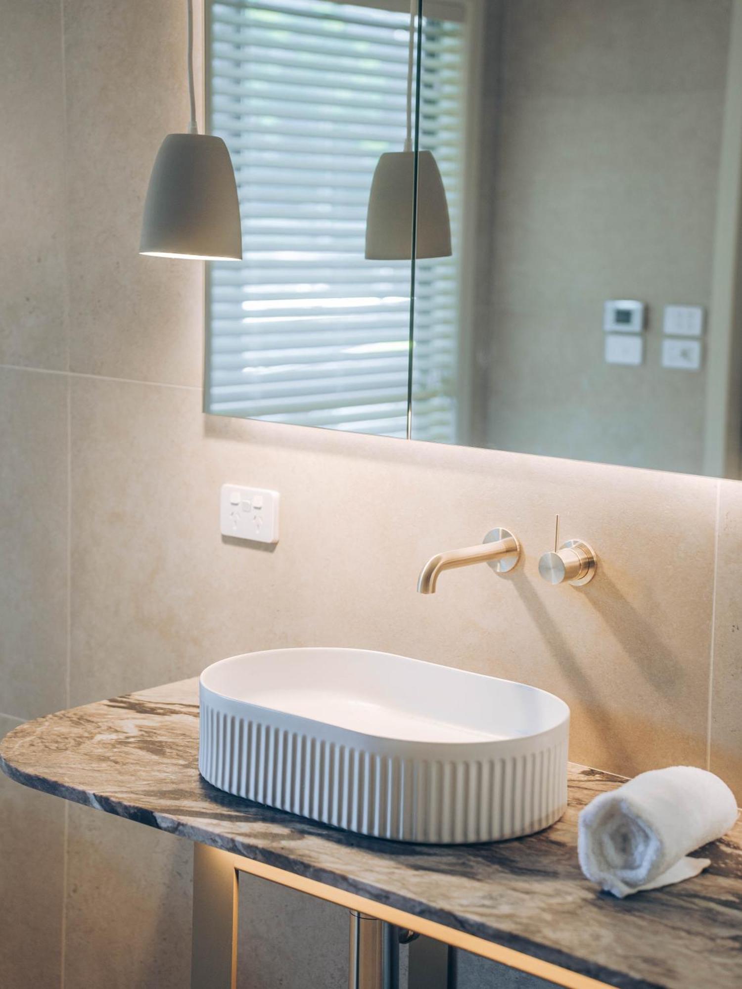 Risby Cove Boutique Hotel Strahan Zewnętrze zdjęcie