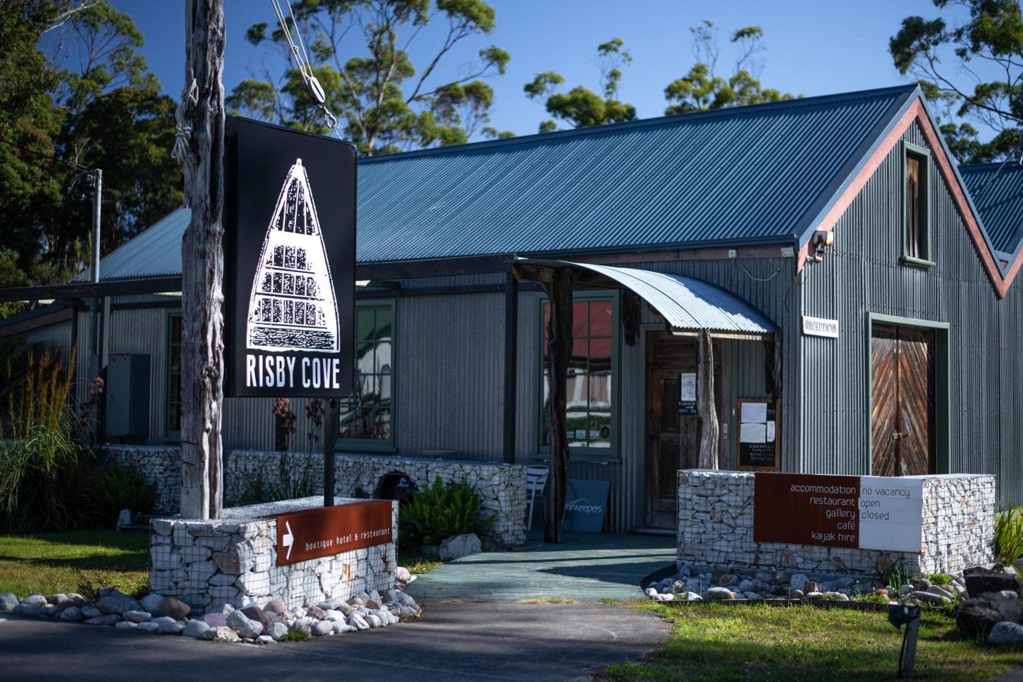 Risby Cove Boutique Hotel Strahan Zewnętrze zdjęcie