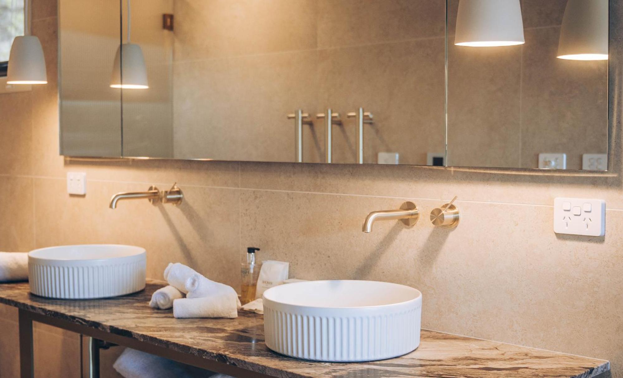 Risby Cove Boutique Hotel Strahan Zewnętrze zdjęcie