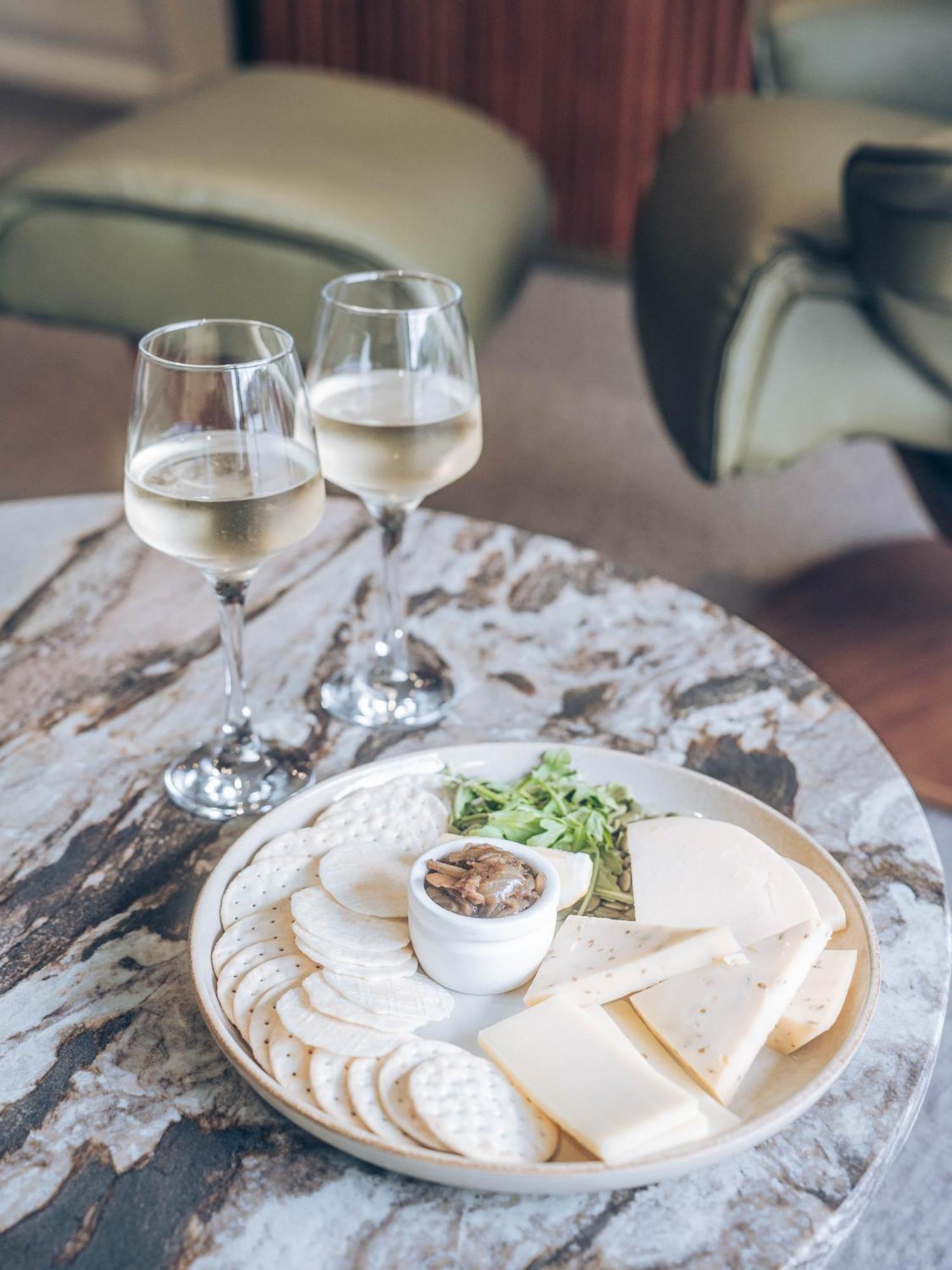 Risby Cove Boutique Hotel Strahan Zewnętrze zdjęcie